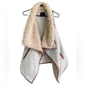 Love Tree Cream Boho Wool Blend Faux Fur Vest Size Medium